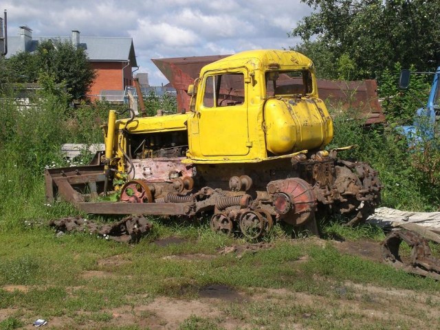 Трактор в Курске.Лето 2012 г..JPG